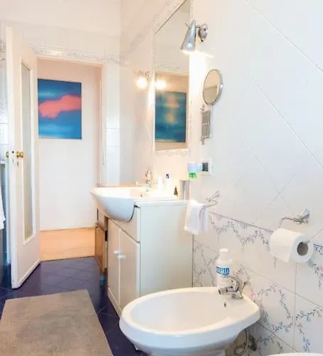 Rum i privatbostad Central Room Camera Privata In Appartamento Not A Hotel Con Bagno E Terrazza Privati *