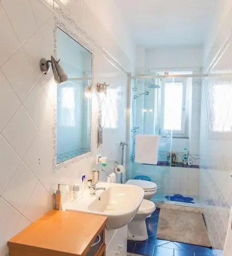 Habitación en casa particular Central Room Camera Privata In Appartamento Not A Hotel Con Bagno E Terrazza Privati